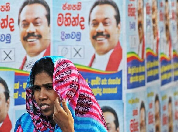 Выборы в Шри-Ланке выиграл действующий президент страны Махинда Раджапакса