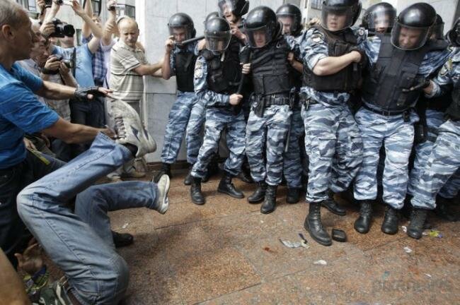 Принятие закона о языке вызвало беспорядки в Киеве